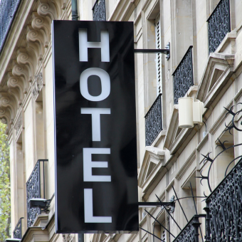 ayxisi-kefalaiou-xenodocheiakis-etaireias